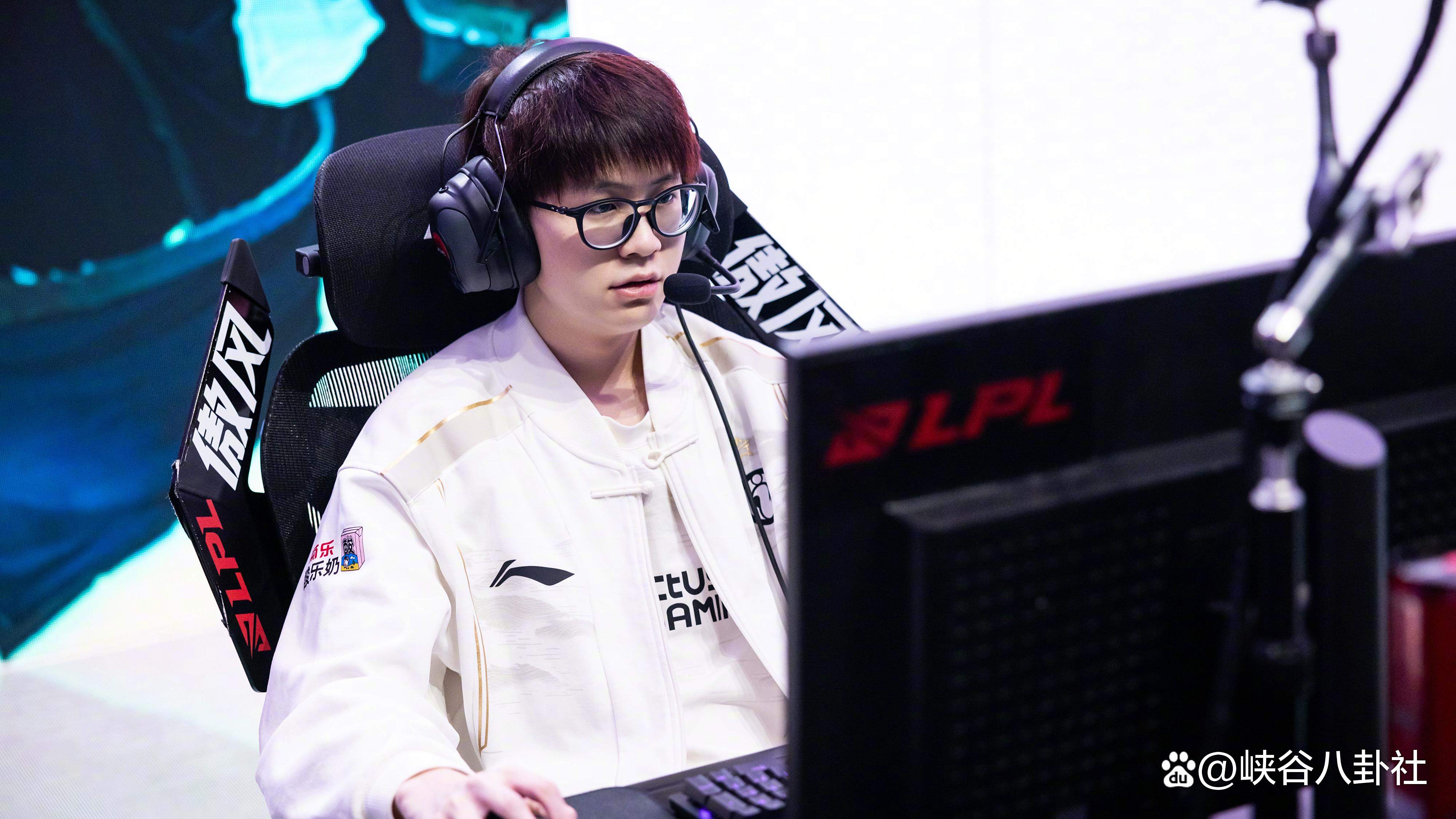 亚博棋牌app-Rookie重返赛场，险胜首场状态出色，加拿大队观众沸腾！比赛高潮迭起的简单介绍-亚博棋牌app