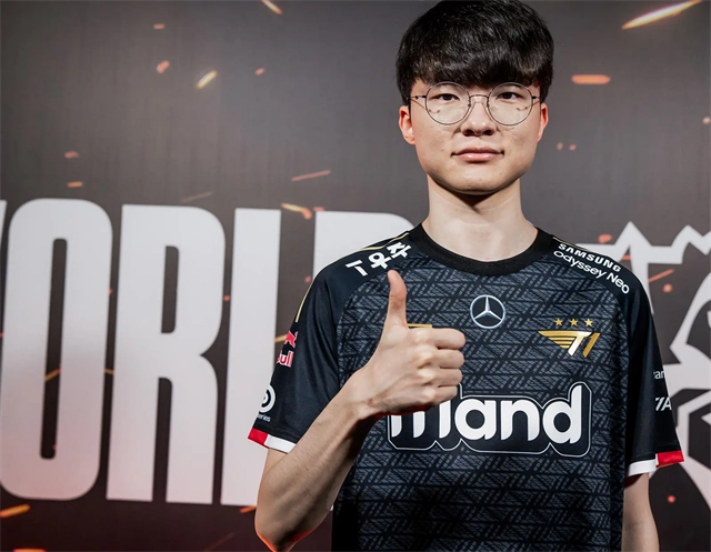 亚博-Faker重返赛场，战术调整首场状态出色，德国队观众沸腾！上演精彩一战-亚博